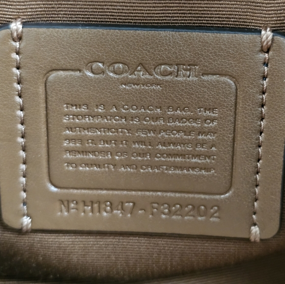 Coach Mini Bennett - Picture 12 of 13